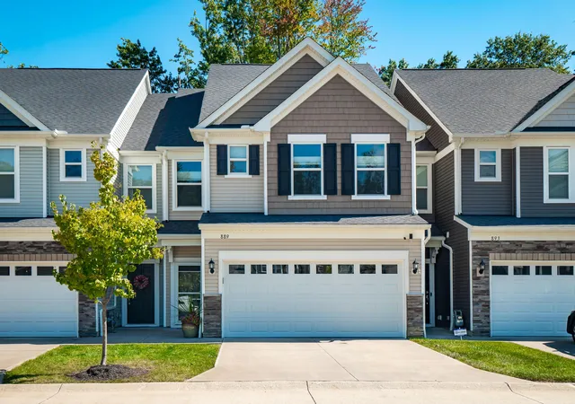 Listing Photo 1 - Condo for sale in building located at 889 Serviceberry Ct, Westlake, OH 44145
