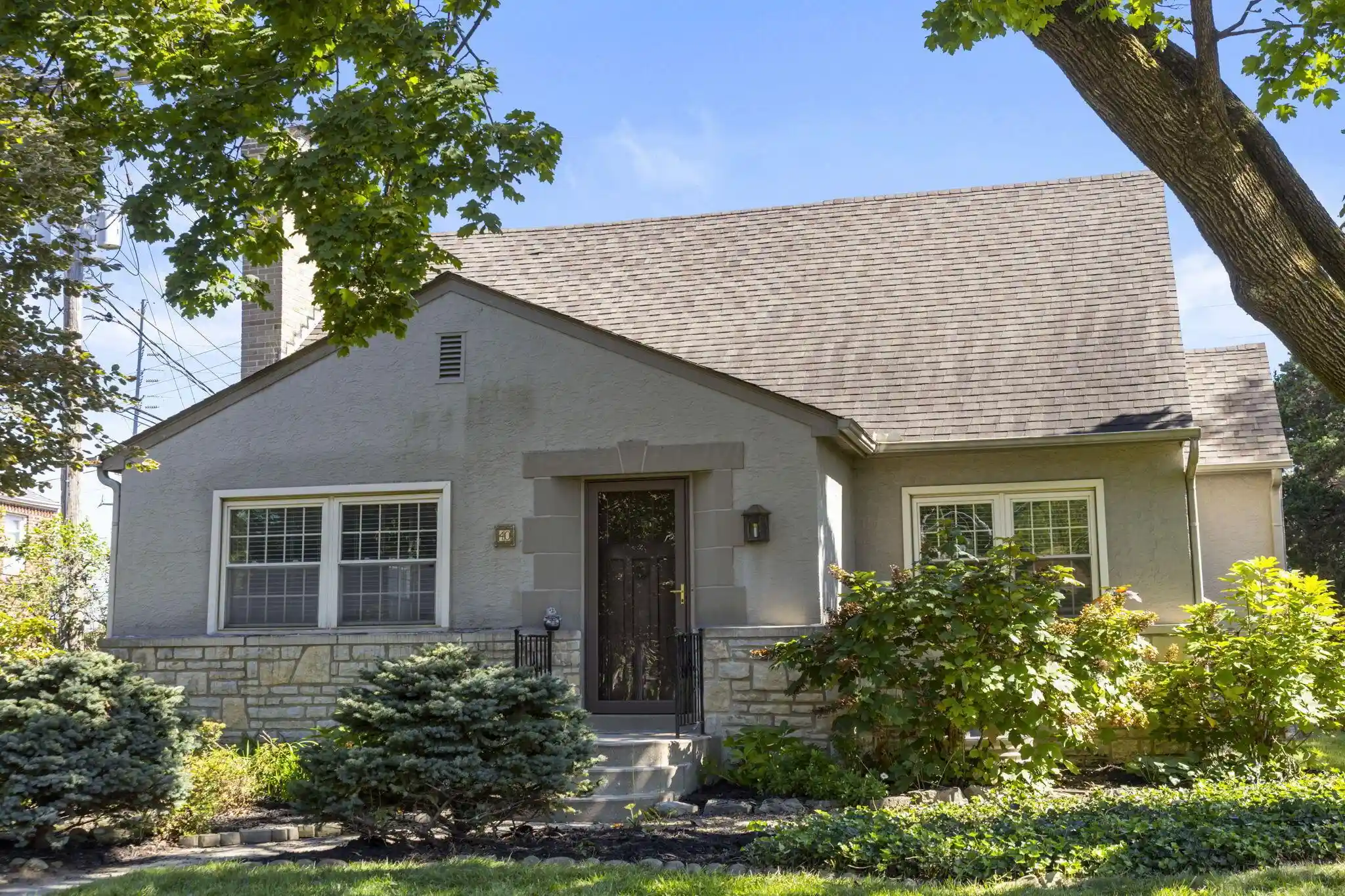 Photo 1 of Single family home for sale at 40 S Kellner Rd, Columbus, OH 43209 | MLS# 226037050 | Listing updated on 2026-10-19