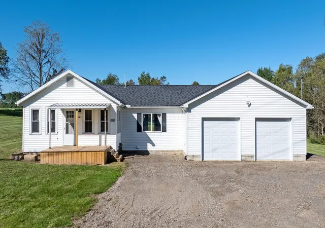 Single family home for sale at 781 Upper Fredericktown Rd, Mount Vernon, OH 43050 | MLS# 226037284