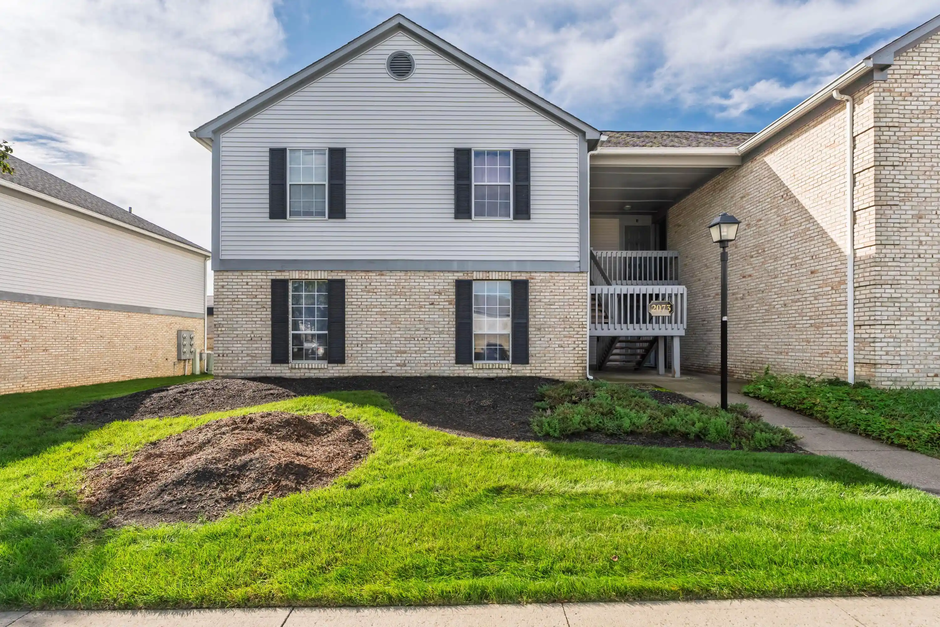 Listing Photo 1 - Condo for sale in 2073 Park Run Dr located at 2073 Park Run Dr, Columbus, OH 43220 - Unit #2073A