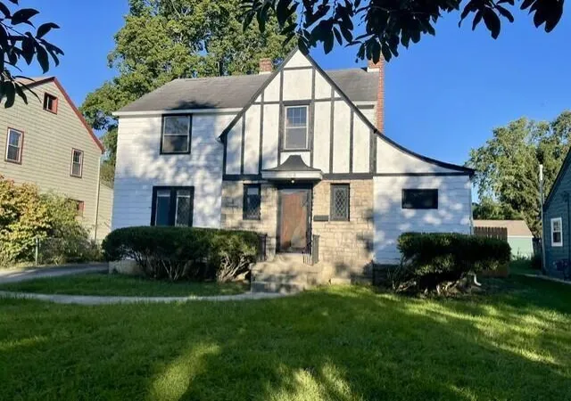 Photo 1 of Single family home for sale at 1008 S Cassingham Rd, Columbus, OH 43209 | MLS# 226037737 | Listing updated on 2026-10-29