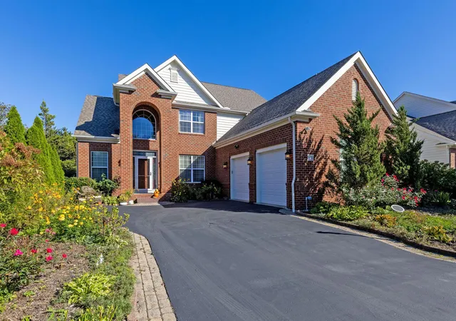 Single family home for sale at 5530 Steele Ct, New Albany, OH 43054 | MLS# 226038272
