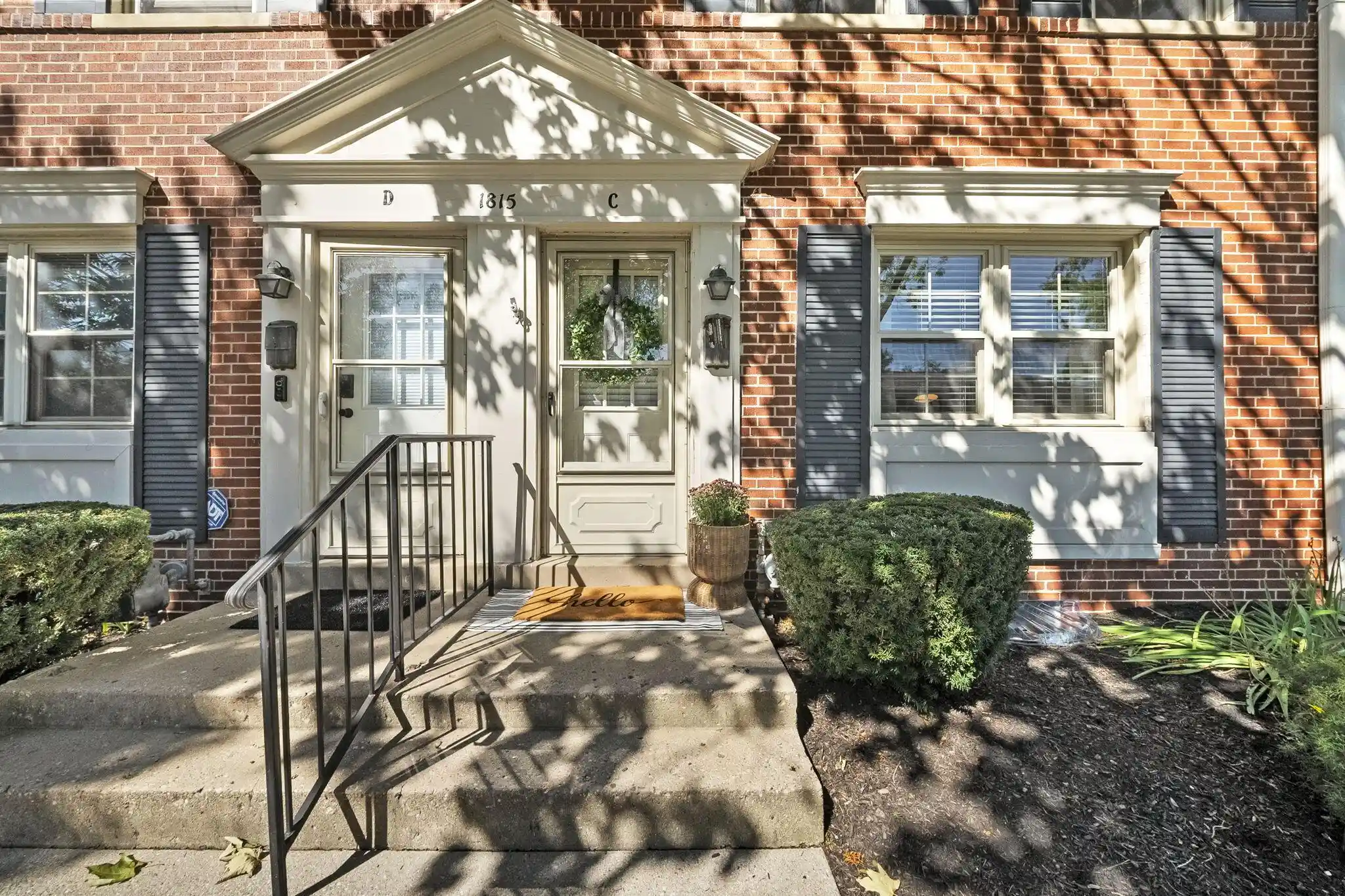 Listing Photo 1 - Condo for sale in 1815 Kings Ct located at 1815 Kings Ct, Columbus, OH 43212 - Unit #69