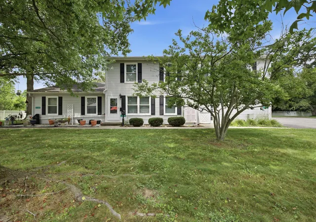 Listing Photo 1 - Condo for sale in building located at 1138 Vlg Ln, Ashland, OH 44805