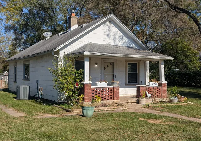 Photo 1 of Single family home for sale at 2744 Sunset Ave, Springfield, OH 45505 | MLS# 226040052 | Listing updated on 2026-10-25
