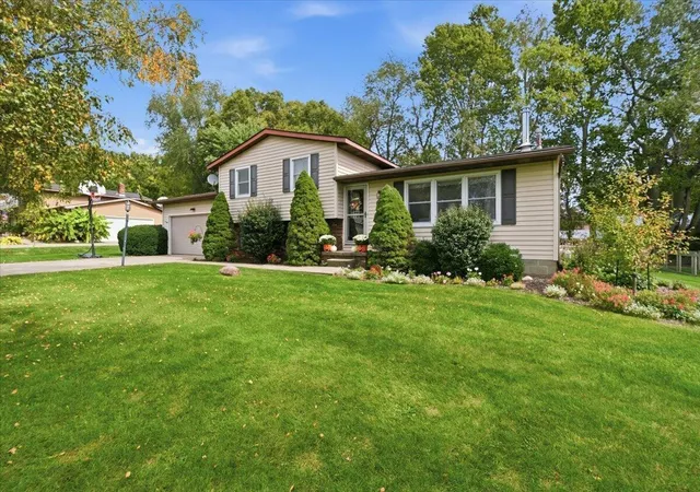 Single family home for sale at 6 Susan St, Fredericktown, OH 43019 | MLS# 226037344