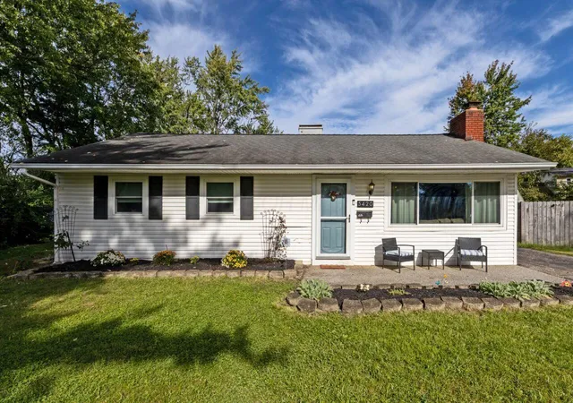 Photo 1 of Single family home for sale at 5420 Crescent Dr, Hilliard, OH 43026 | MLS# 226037491 | Listing updated on 2026-10-22