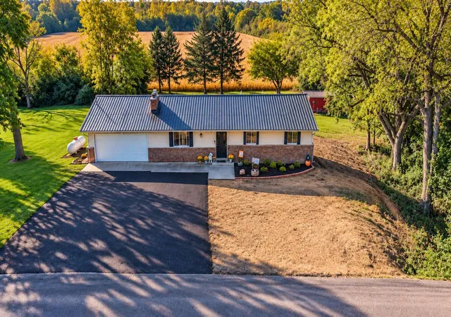 Photo 1 of Single family home for sale at 4441 S Pitchin Rd, Springfield, OH 45502 | MLS# 226037398 | Listing updated on 2026-10-19