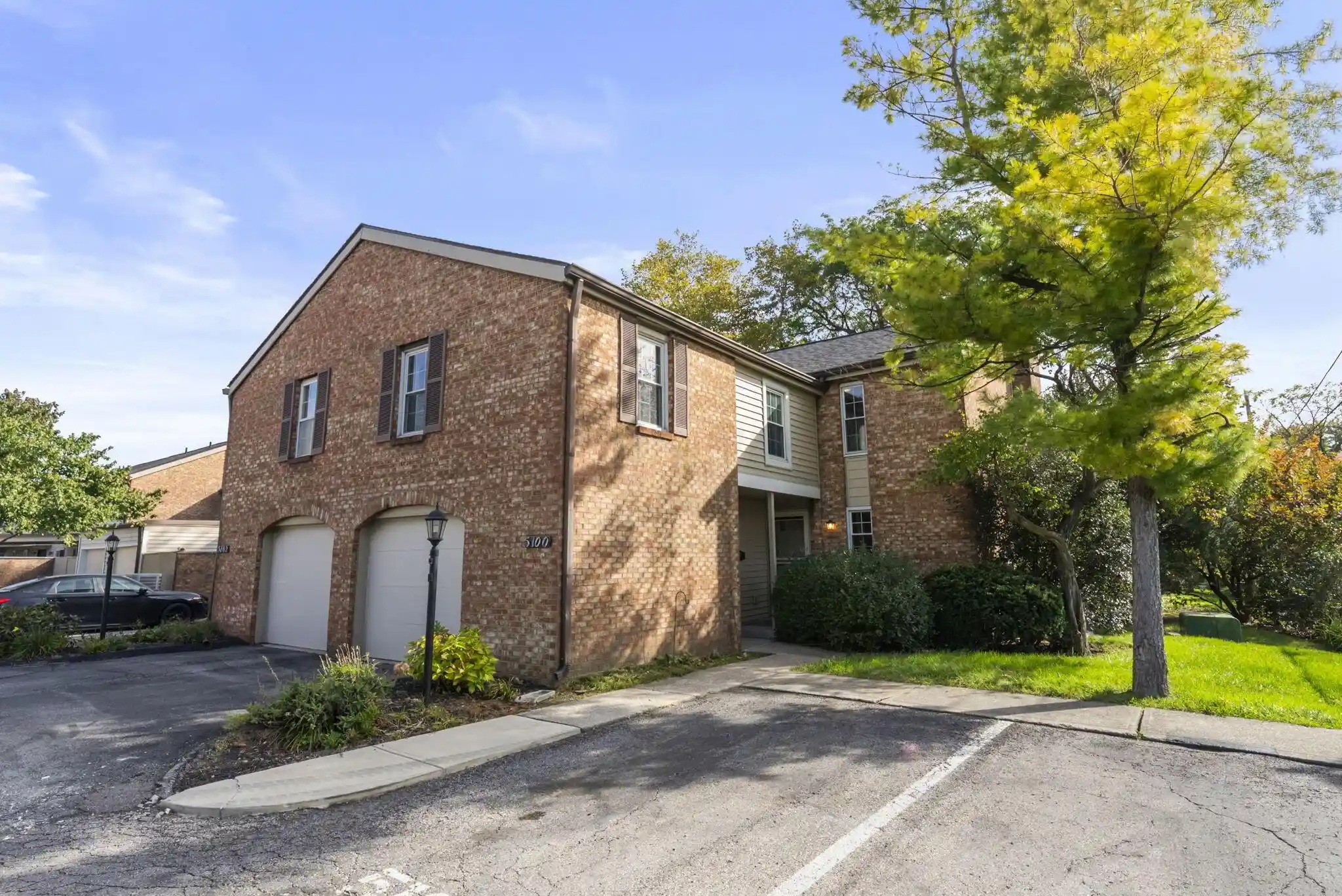 Listing Photo 1 - Condo for sale in 5100 Ranstead Ct located at 5100 Ranstead Ct, Columbus, OH 43220 - Unit 5100 Ranstead Ct