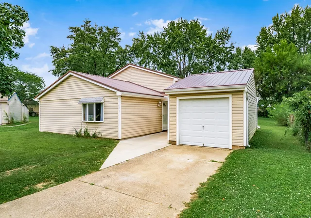 Photo 1 of Single family home for sale at 641 Blarney Stone Ct, Galloway, OH 43119 | MLS# 226037429 | Listing updated on 2026-10-03