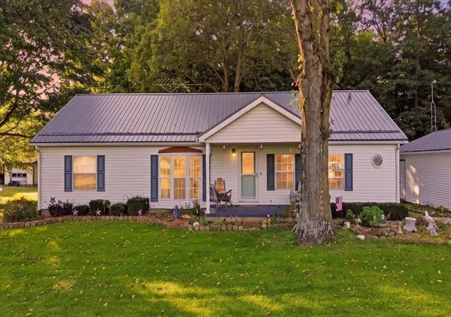 Single family home for sale at 4639 Devore Rd, Mount Vernon, OH 43050 | MLS# 226037608