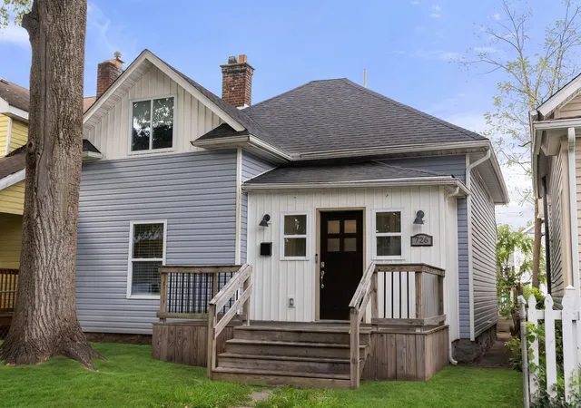 Single family home for sale at 726 Reinhard Ave, Columbus, OH 43206 | MLS# 226037579