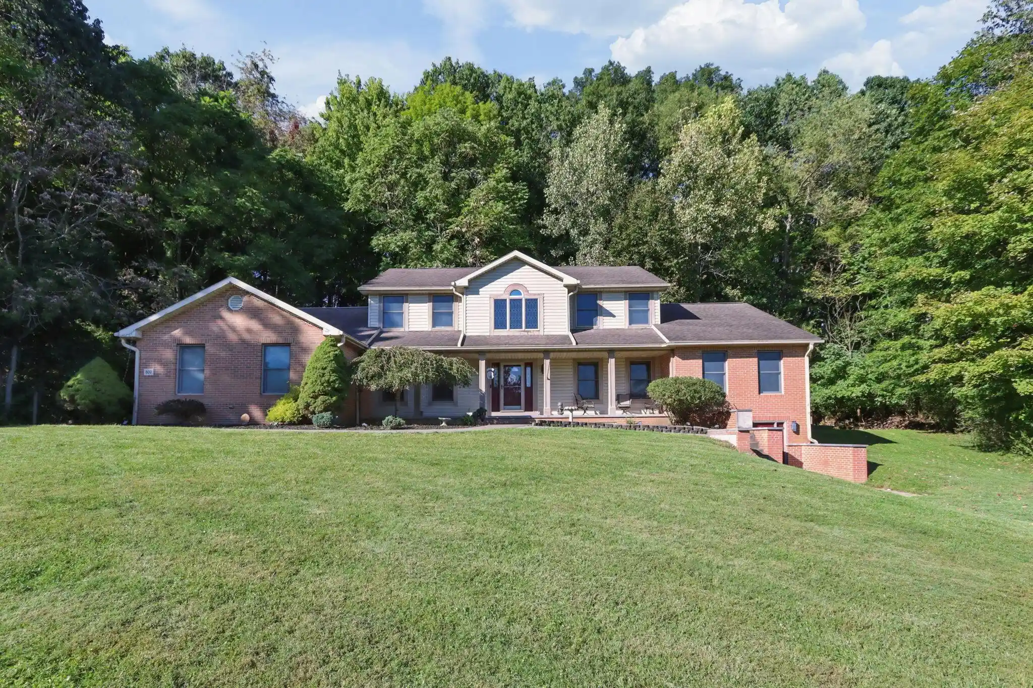 Photo 1 of Single family home for sale at 800 Briarhill Dr, Newark, OH 43055 | MLS# 226037699 | Listing updated on 2026-10-07