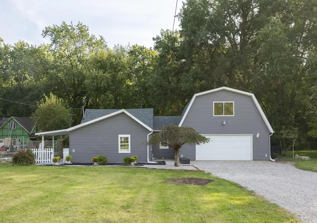 Photo 1 of Single family home for sale at 2045 Whitehead Rd, Columbus, OH 43223 | MLS# 226037544 | Listing updated on 2026-10-23