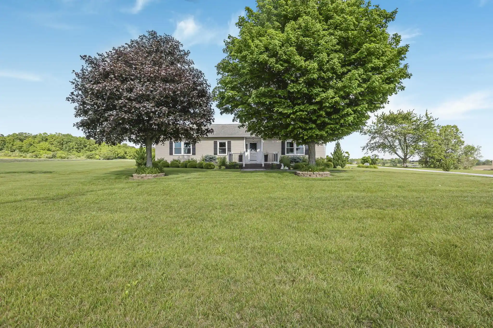 Photo 1 of Single family home for sale at 560 S Urbana Lisbon Rd, South Vienna, OH 45369 | MLS# 226037562 | Listing updated on 2026-10-27