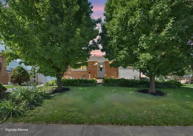 Photo 1 of Single family home for sale at 2923 Lee Ellen Pl, Columbus, OH 43207 | MLS# 226037561 | Listing updated on 2026-10-09