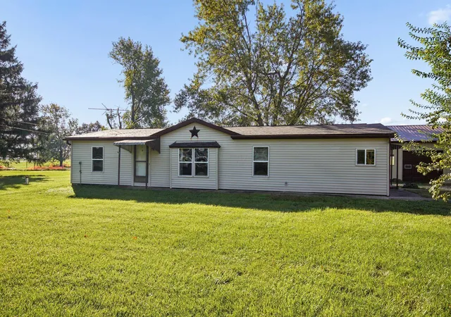 Photo 1 of Single family home for sale at 2565 Old Us Hwy 40 Nw, London, OH 43140 | MLS# 226040283 | Listing updated on 2026-10-26