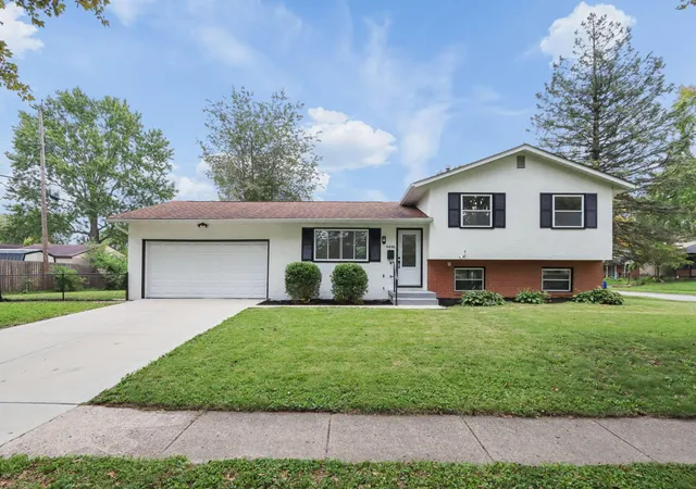 Single family home for sale at 6446 Ambleside Dr, Columbus, OH 43229 | MLS# 226037671