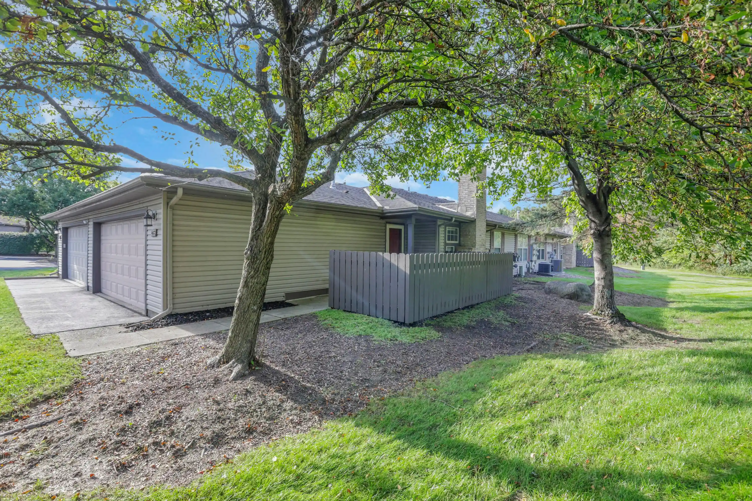 Photo 1 of Condo for sale at 2755 Brittany Oaks Blvd, Hilliard, OH 43026 | MLS# 226037690 | Listing updated on 2026-10-08