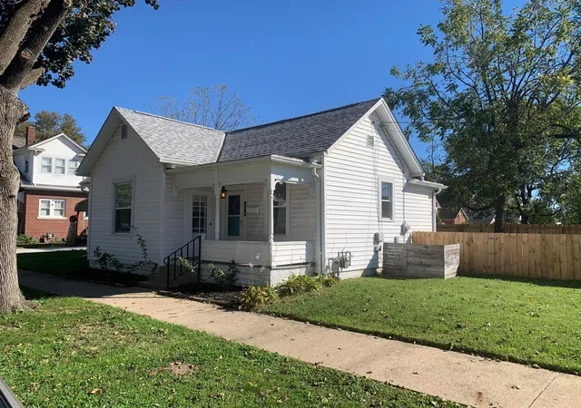 Photo 1 of Sale Pending at 116 N Mount Pleasant Ave, Lancaster, OH 43130 | MLS# 226037718 | Listing updated on 2026-10-24