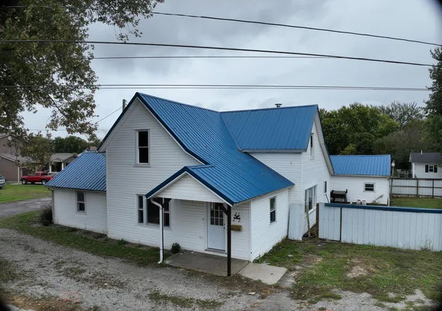 Single family home for sale at 27 E High St, Jeffersonville, OH 43128 | MLS# 226037715