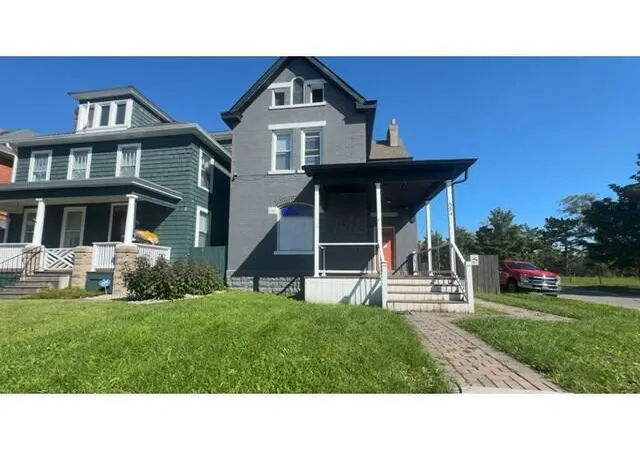 Photo 1 of Multi family home for sale at 554 Oakwood Ave, Columbus, OH 43205 | MLS# 226037763 | Listing updated on 2026-10-04