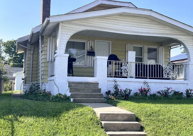 Photo 1 of Single family home for sale at 1129 Lexington Ave, Columbus, OH 43201 | MLS# 226037807 | Listing updated on 2026-10-18