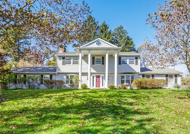 Single family home for sale at 733 Mount Parnassus Dr, Granville, OH 43023 | MLS# 226040199