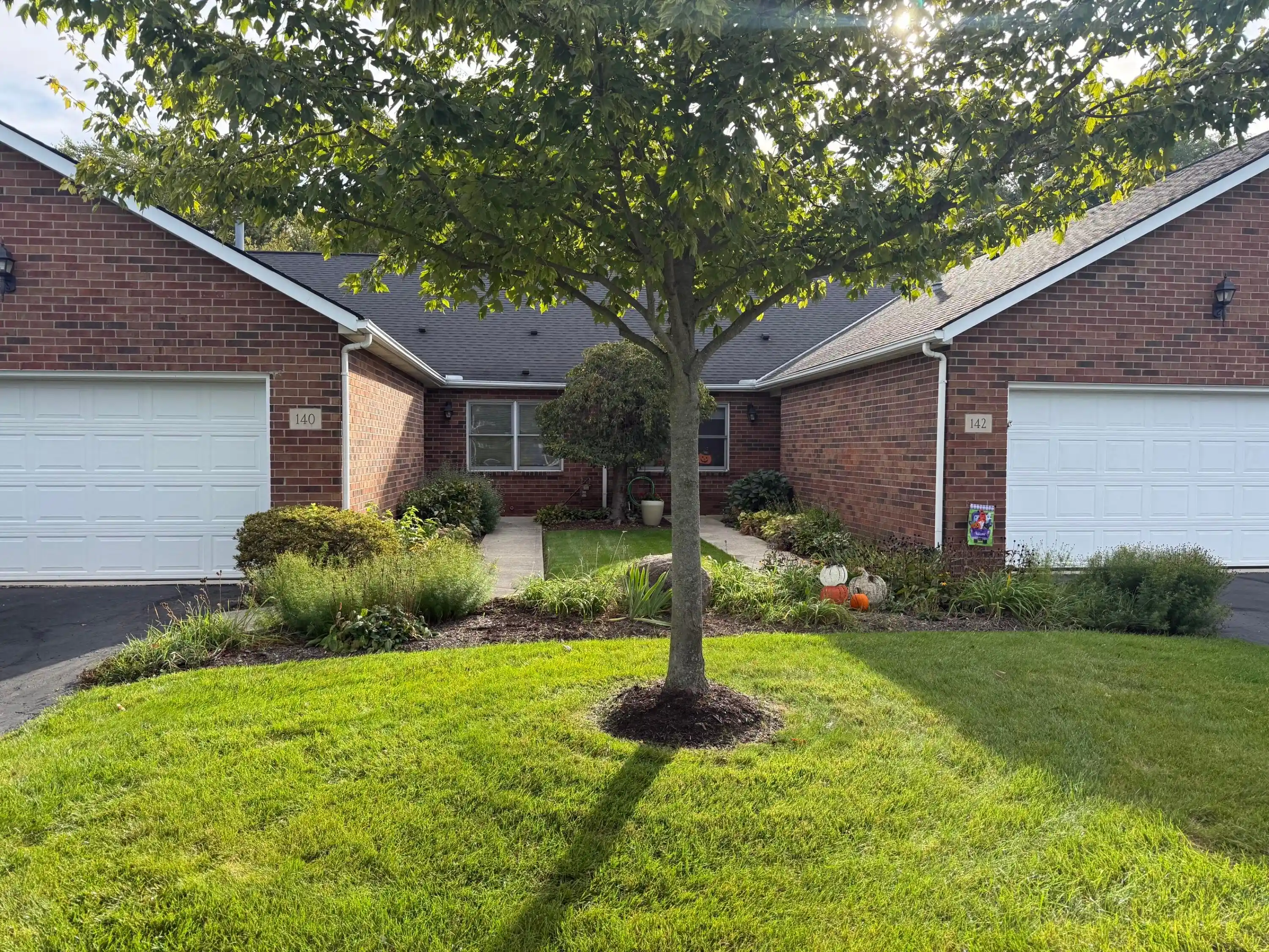 Listing Photo 1 - Condo for sale in 140 Hanover Ct located at 140 Hanover Ct, Delaware, OH 43015 - Unit 140 Hanover Ct
