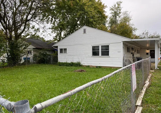 Photo 1 of Multi family home for sale at 798   800 Derrer Rd, Columbus, OH 43204 | MLS# 226038988 | Listing updated on 2026-10-26