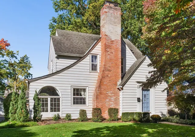 Photo 1 of Single family home for sale at 223 N Remington Rd, Columbus, OH 43209 | MLS# 226037864 | Listing updated on 2026-10-21