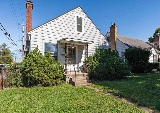 Photo 1 of Sale Pending at 22 E Royal Forest Blvd, Columbus, OH 43214 | MLS# 226037949 | Listing updated on 2026-10-26