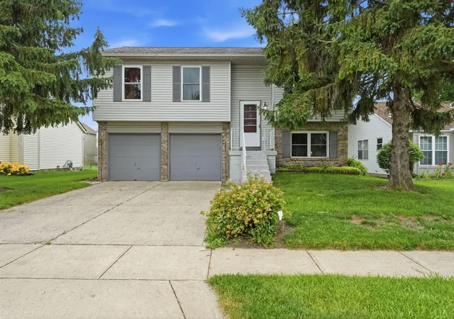 Photo 1 of Sale Pending at 1089 Esther Dr, Columbus, OH 43207 | MLS# 226037883 | Listing updated on 2026-10-09