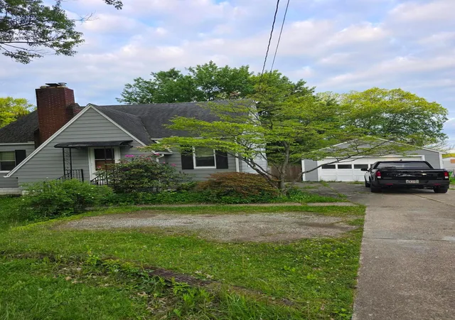 Photo 1 of Single family home for sale at 1944 W Turkeyfoot Lake Rd, Barberton, OH 44203 | MLS# 226038146 | Listing updated on 2026-10-29