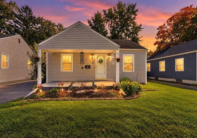 Photo 1 of Single family home for sale at 2610 Grasmere Ave, Columbus, OH 43211 | MLS# 226037960 | Listing updated on 2026-10-22