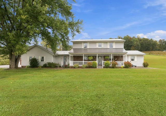 Photo 1 of Single family home for sale at 18787 Cadiz Rd, Lore City, OH 43755 | MLS# 226038015 | Listing updated on 2026-10-07