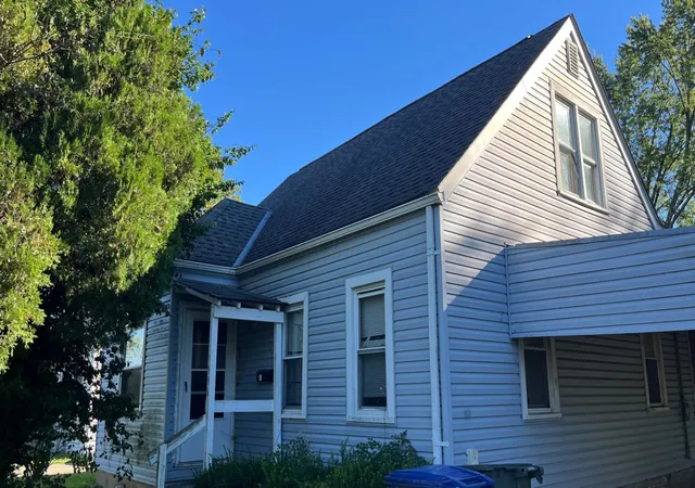 Photo 1 of Single family home for sale at 1996 Brentnell Ave, Columbus, OH 43219 | MLS# 226039172 | Listing updated on 2026-10-26