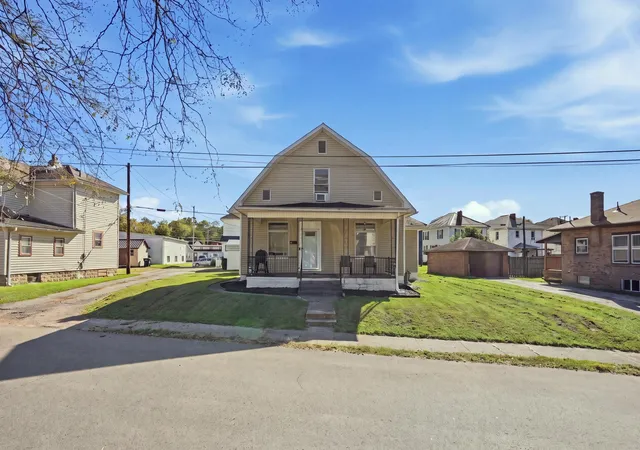 Photo 1 of Single family home for sale at 330 Spence Ave, Zanesville, OH 43701 | MLS# 226038007 | Listing updated on 2026-10-22