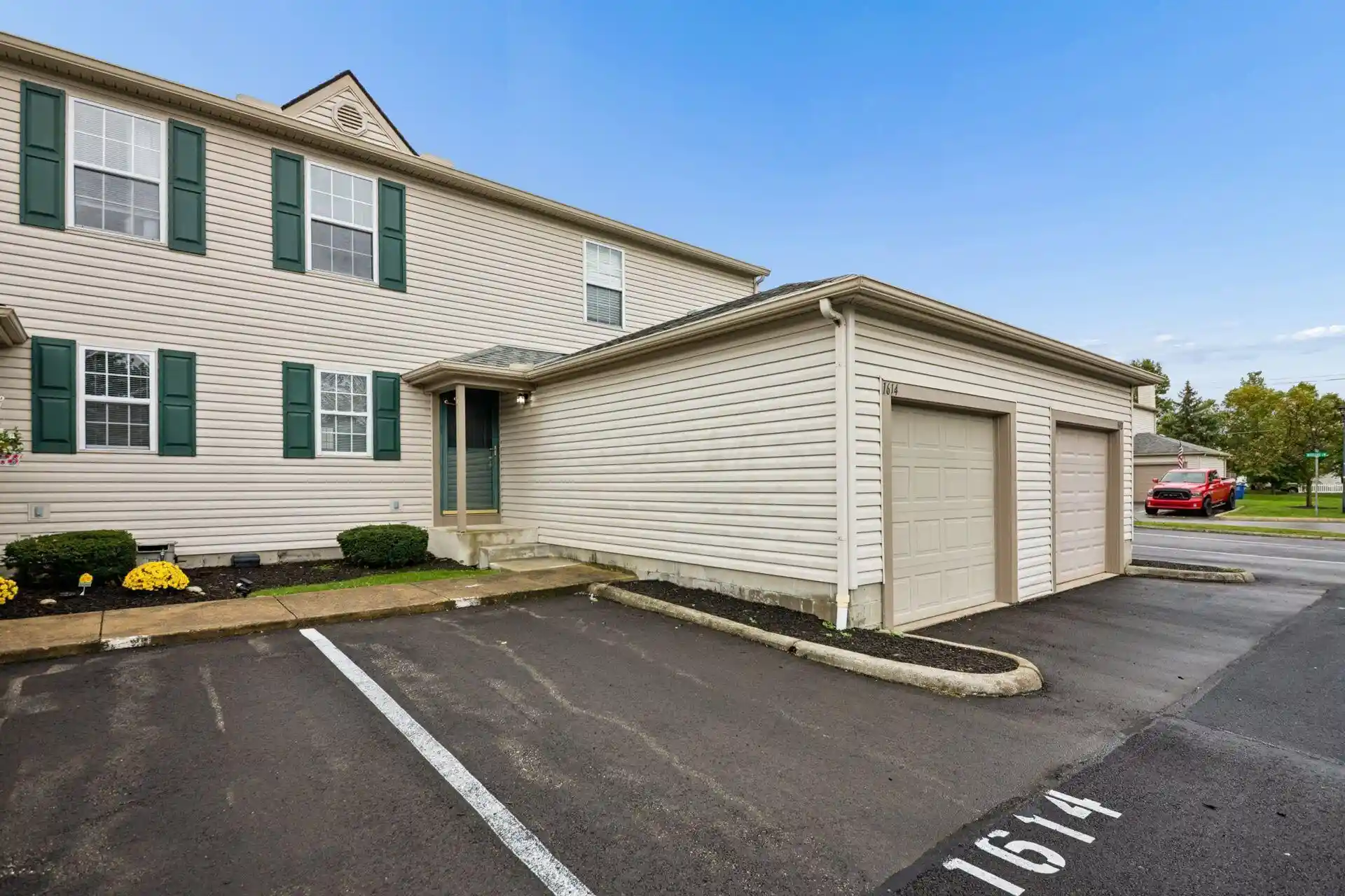 Listing Photo 1 - Condo for sale in 1614 Holland Dr located at 1614 Holland Dr, Hilliard, OH 43026 - Unit #187D