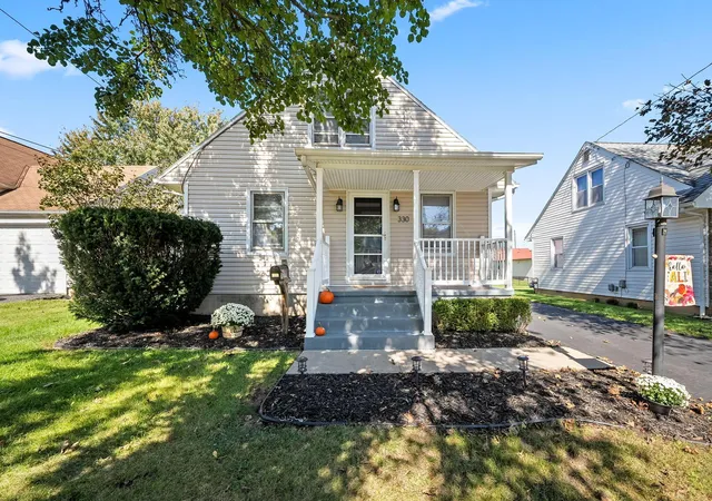 Single family home for sale at 330 E Washington Ave, Marion, OH 43302 | MLS# 226038327