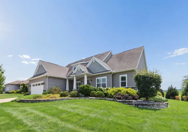 Photo 1 of Single family home for sale at 2121 Sheryl Lynn Dr, Newark, OH 43055 | MLS# 226038144 | Listing updated on 2026-10-29