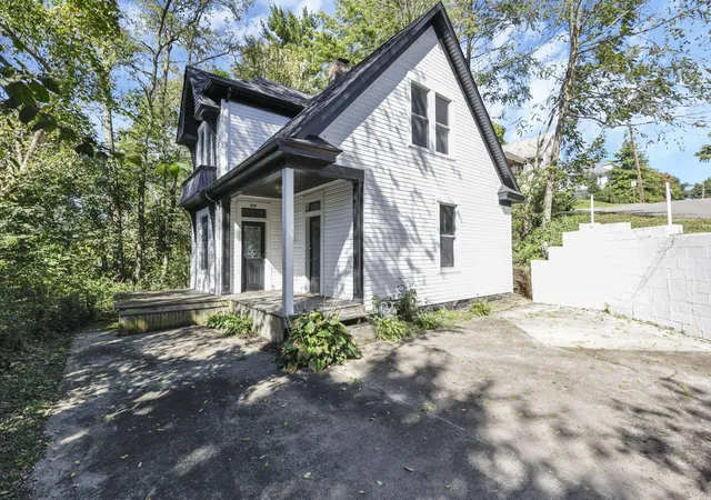 Photo 1 of Single family home for sale at 229 N Spring St, Logan, OH 43138 | MLS# 226038116 | Listing updated on 2026-10-19