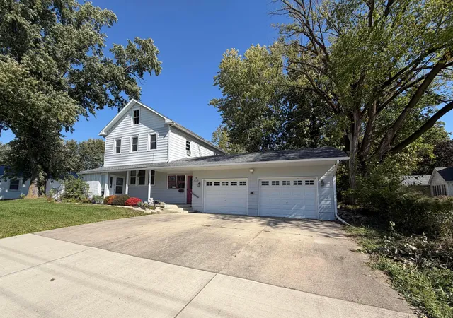 Single family home for sale at 281 S Franklin St, Richwood, OH 43344 | MLS# 226038275