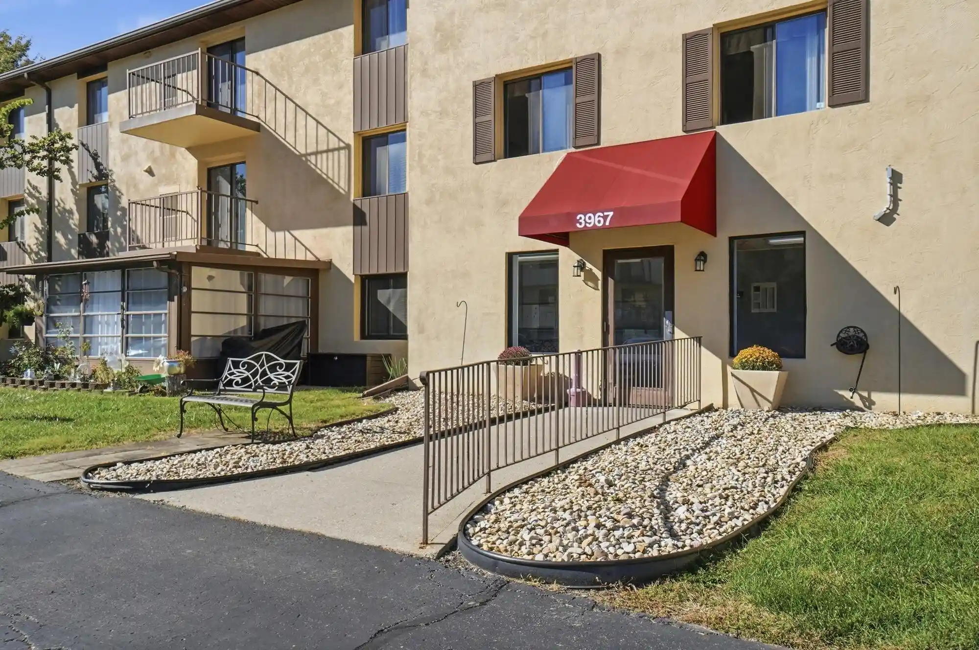 Listing Photo 1 - Condo for sale in 3967 Karl Rd located at 3967 Karl Rd, Columbus, OH 43224 - Unit #321