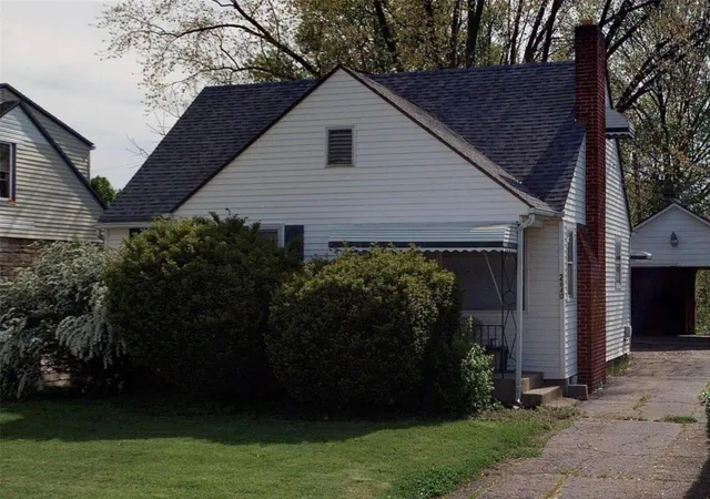 Photo 1 of Single family home for sale at 2840 S High St, Columbus, OH 43207 | MLS# 226038216 | Listing updated on 2026-10-08