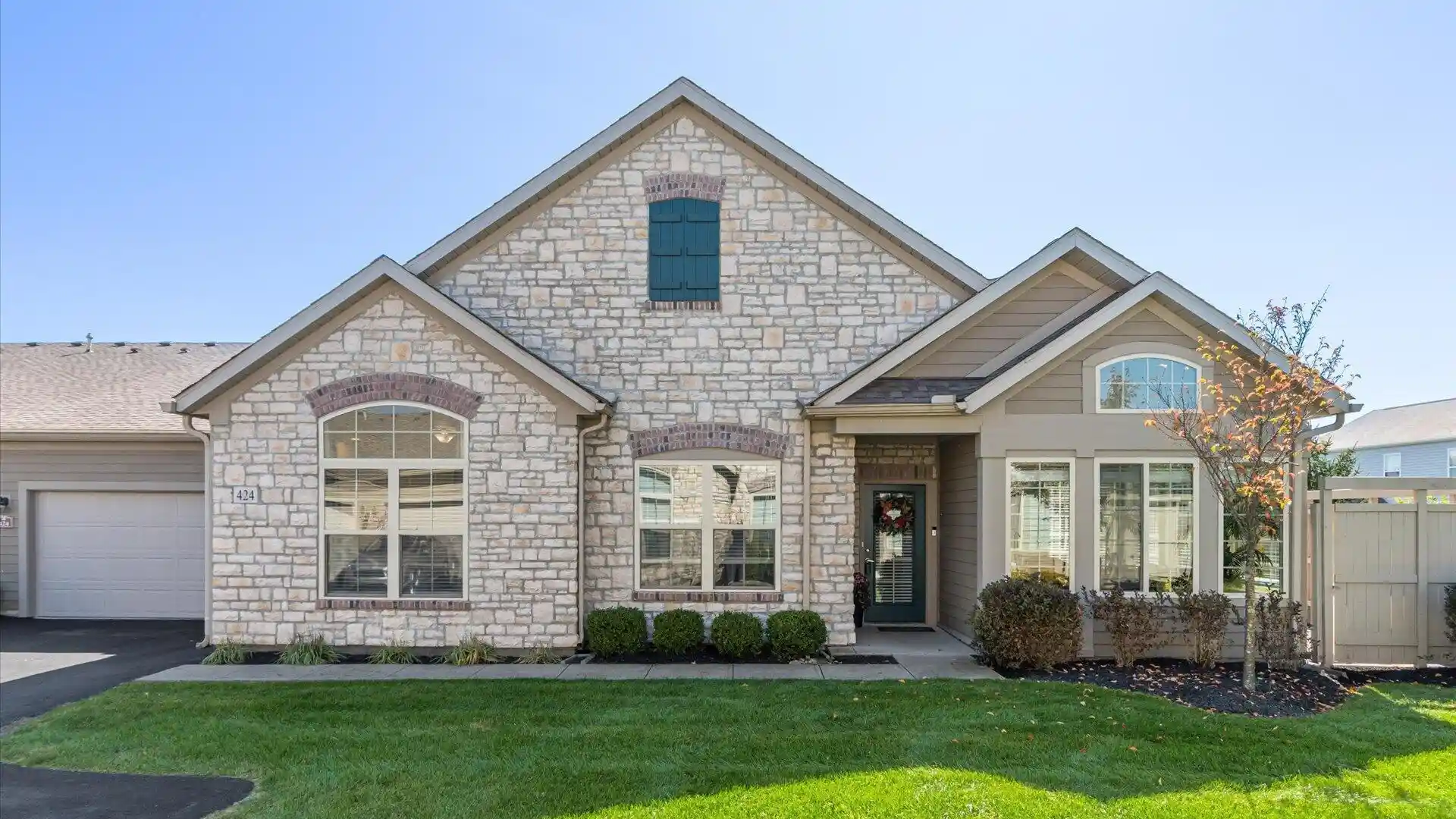 Condo for sale at 424 Stoneshire Loop, Pataskala, OH 43062 | MLS# 226038510