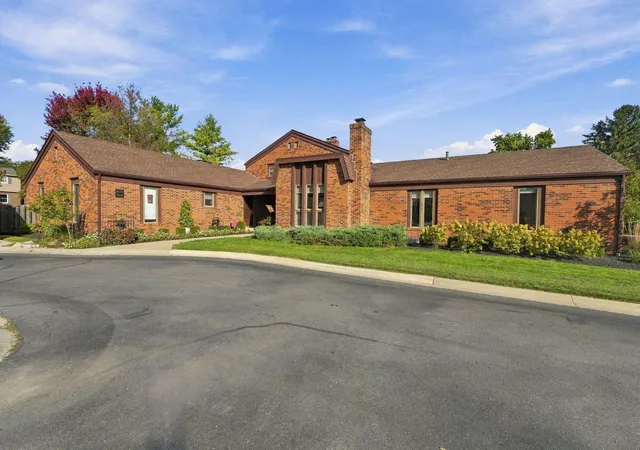 Photo 1 of Condo for sale at 4261 Chaucer Ln, Columbus, OH 43220 | MLS# 226038635 | Listing updated on 2026-10-21