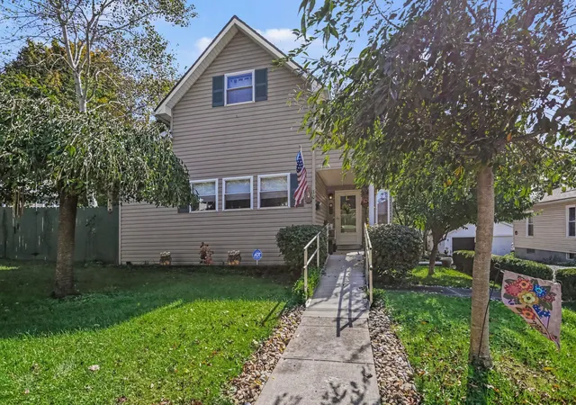 Single family home for sale at 30 Belmont Ave, Mount Vernon, OH 43050 | MLS# 226039203
