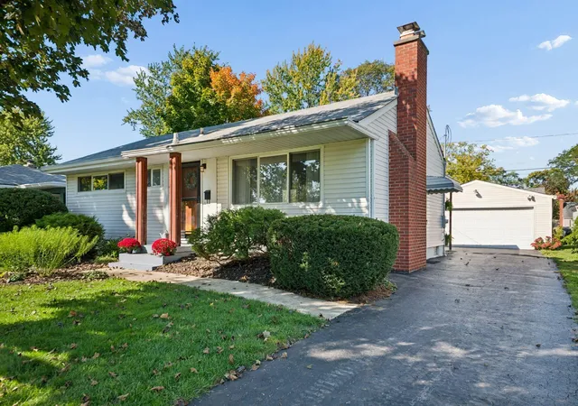 Photo 1 of Single family home for sale at 2568 Nottingham Rd, Columbus, OH 43221 | MLS# 226038391 | Listing updated on 2026-10-12