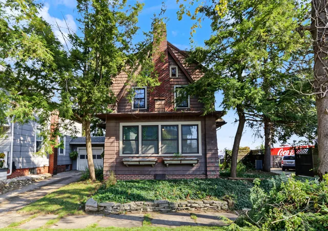 Photo 1 of Single family home for sale at 522 W Walnut St, Ashland, OH 44805 | MLS# 226038361 | Listing updated on 2026-10-26